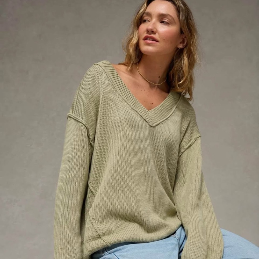 AERIE oversized vneck sweatshirt - Picture 4 of 4